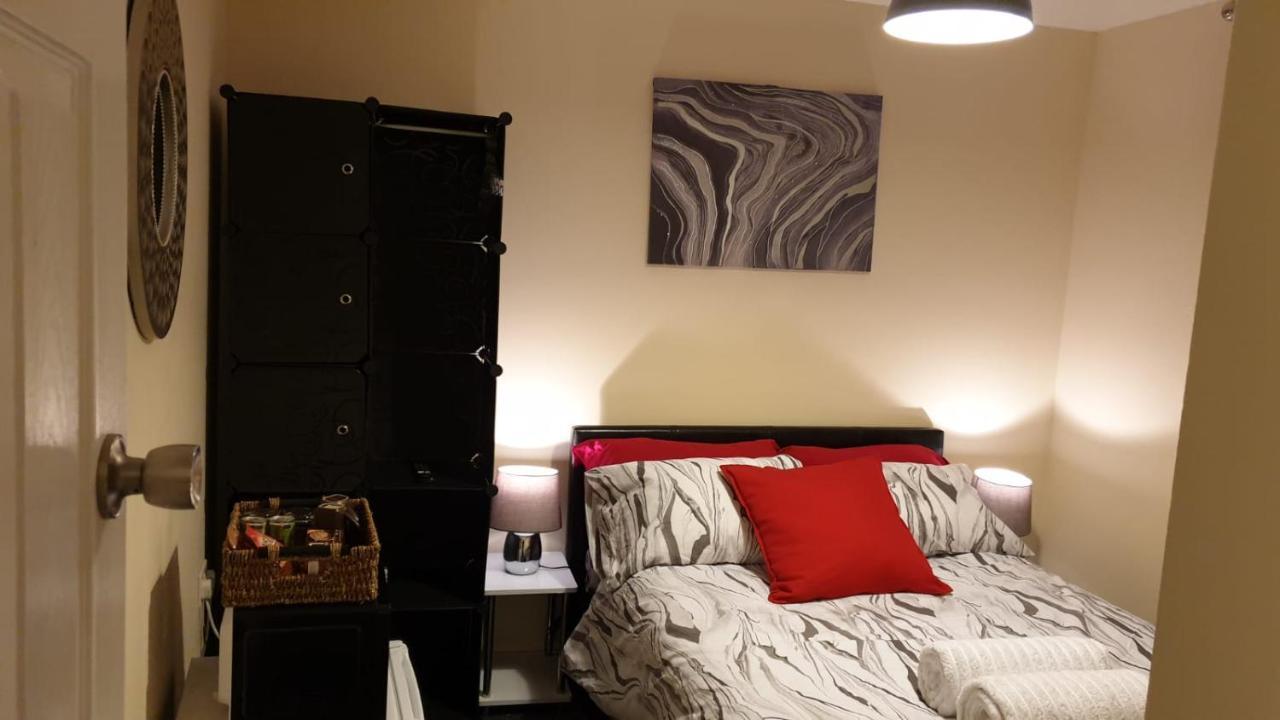 M&B Haven - Sittingbourne Apartamento Exterior foto